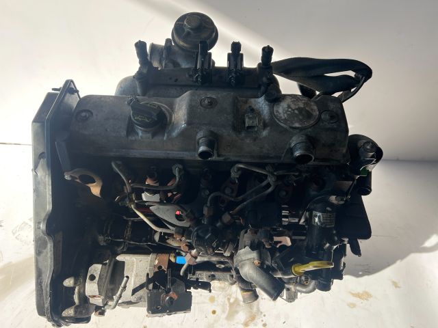 bontott FORD FOCUS I Motor (Fűzött blokk hengerfejjel)