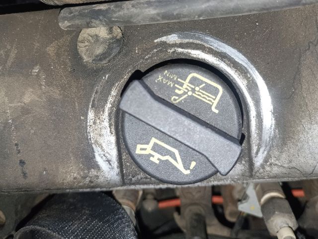 bontott FORD FOCUS I Olajbeöntő Sapka