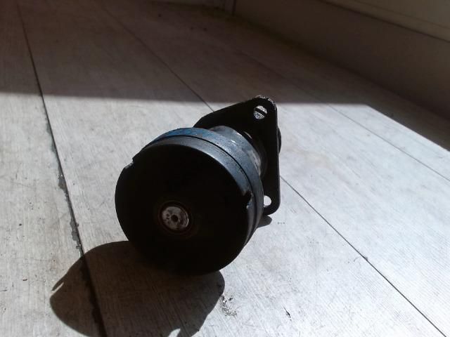 bontott FORD FOCUS I Szíjfeszítő Görgő