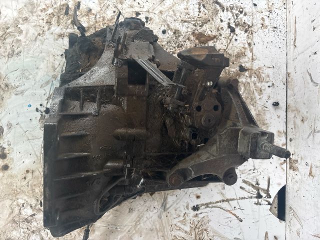 bontott FORD FOCUS I Váltó (Mechanikus)