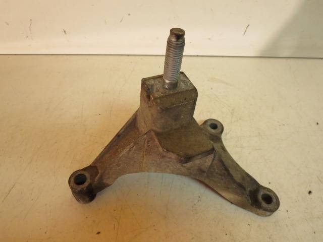 bontott FORD FOCUS I Váltó Tartó Bak (Pozíciófüggetlen)