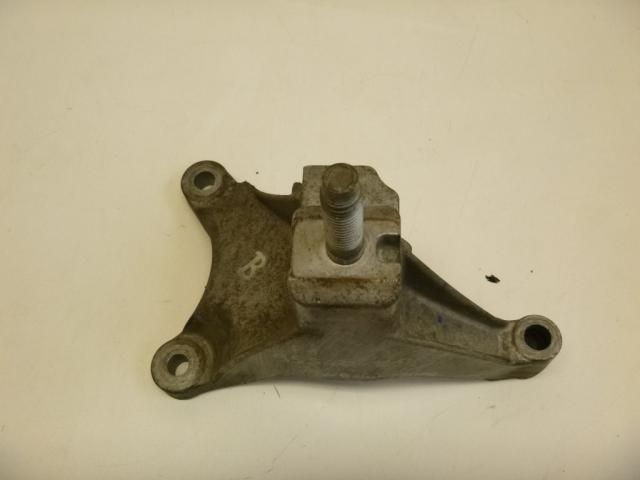 bontott FORD FOCUS I Váltó Tartó Bak (Pozíciófüggetlen)