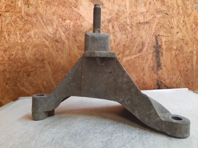 bontott FORD FOCUS I Váltó Tartó Bak (Pozíciófüggetlen)