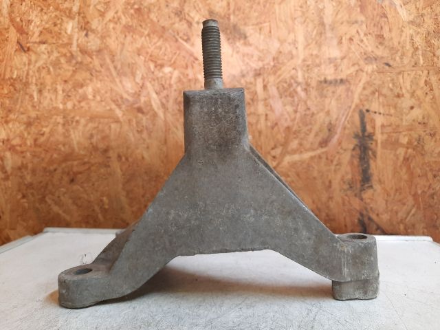 bontott FORD FOCUS I Váltó Tartó Bak (Pozíciófüggetlen)