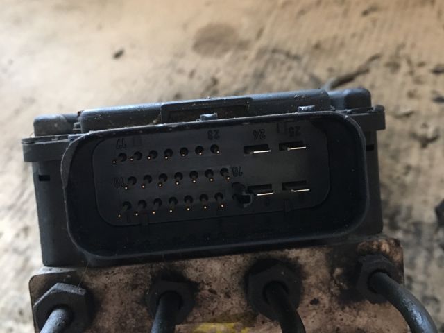 bontott FORD FOCUS I ABS Kocka