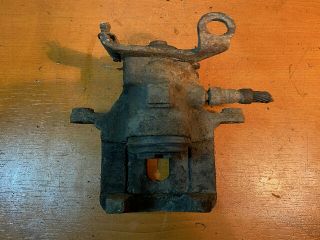 bontott FORD FOCUS I Bal hátsó Féknyereg Munkahengerrel