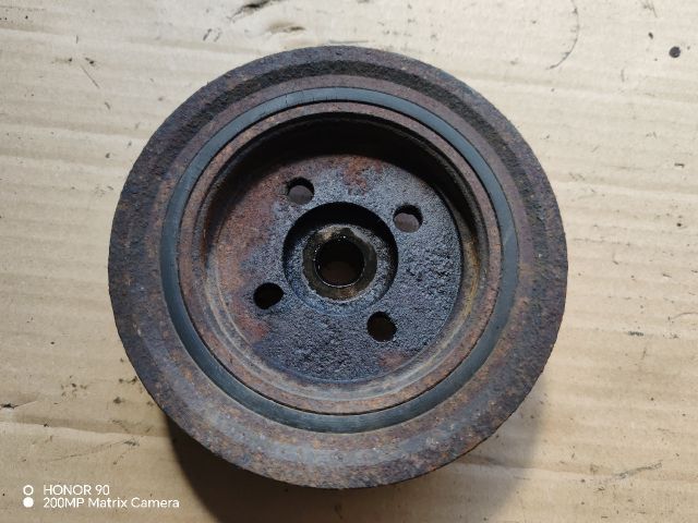 bontott FORD FOCUS I Főtengely Szíjtárcsa