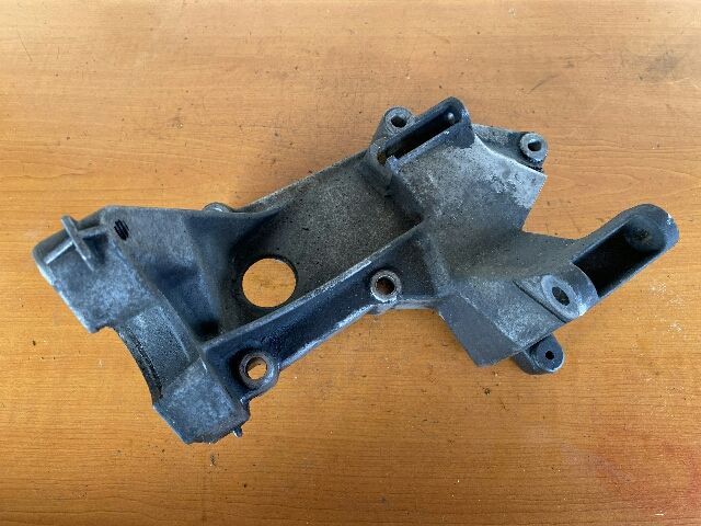 bontott FORD FOCUS I Generátor Tartó Bak