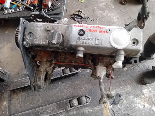 bontott FORD FOCUS I Motor (Fűzött blokk hengerfejjel)