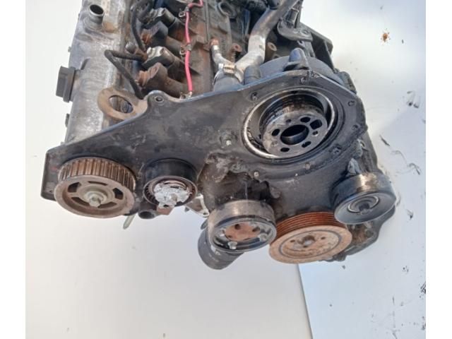 bontott FORD FOCUS I Motor (Fűzött blokk hengerfejjel)