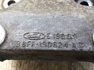 bontott FORD FOCUS I Motor Tartó Bak Bal