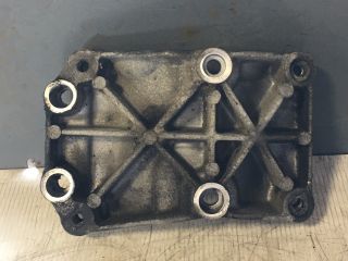 bontott FORD FOCUS I Motor Tartó Bak Bal