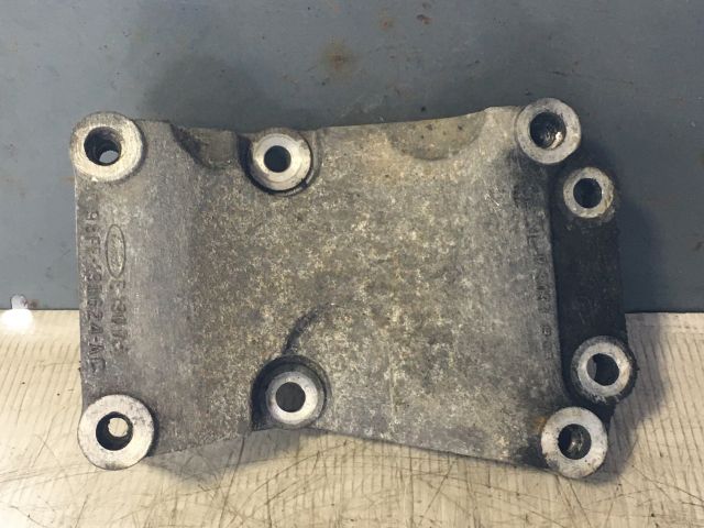 bontott FORD FOCUS I Motor Tartó Bak Bal