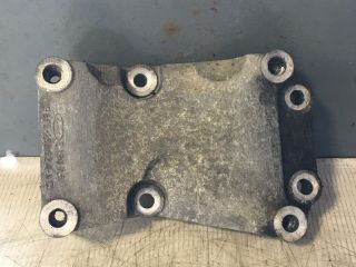 bontott FORD FOCUS I Motor Tartó Bak Bal