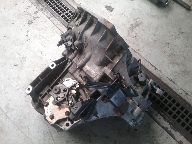 bontott FORD FOCUS I Váltó (Mechanikus)