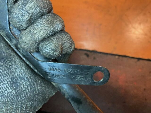 bontott FORD FOCUS I Vízcső