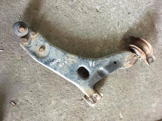 bontott FORD FOCUS I Jobb első Lengőkar