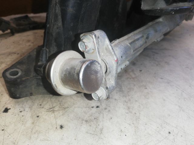 bontott FORD FOCUS I Porlasztó Sor / Híd