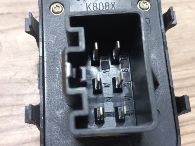 bontott FORD FOCUS I Ablakemelő Kapcsoló Négyes / Kettes