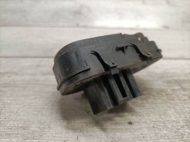 bontott FORD FOCUS I Ablakemelő Kapcsoló Négyes / Kettes