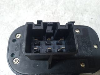 bontott FORD FOCUS I Ablakemelő Kapcsoló Négyes / Kettes