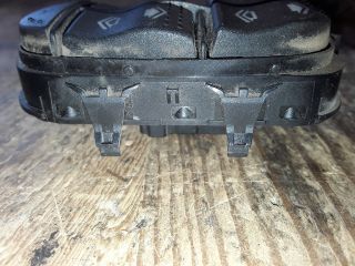 bontott FORD FOCUS I Ablakemelő Kapcsoló Négyes / Kettes