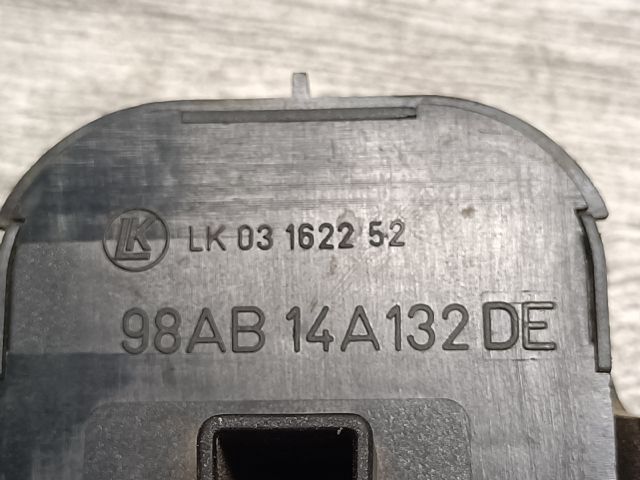 bontott FORD FOCUS I Ablakemelő Kapcsoló Négyes / Kettes