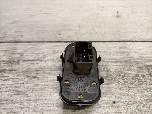 bontott FORD FOCUS I Ablakemelő Kapcsoló Négyes / Kettes