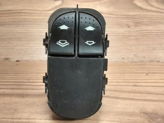 bontott FORD FOCUS I Ablakemelő Kapcsoló Négyes / Kettes