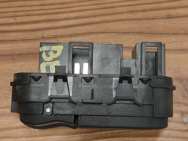 bontott FORD FOCUS I Ablakemelő Kapcsoló Négyes / Kettes