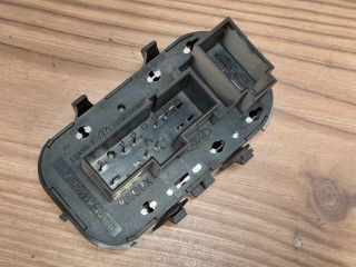 bontott FORD FOCUS I Ablakemelő Kapcsoló Négyes / Kettes