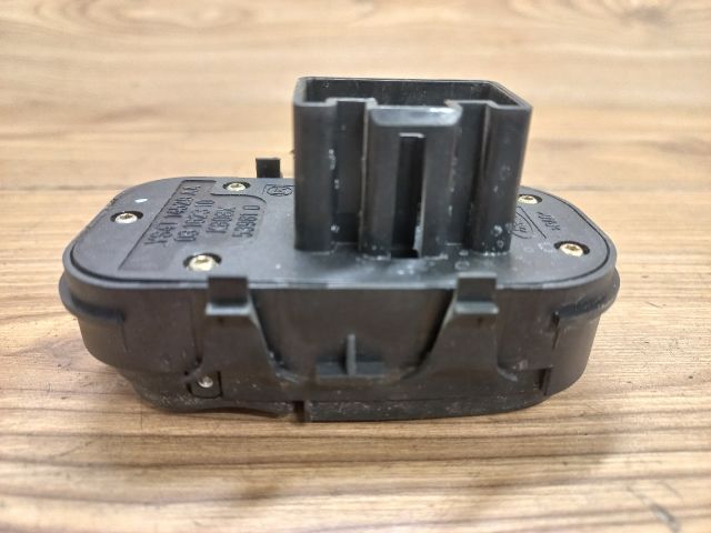 bontott FORD FOCUS I Ablakemelő Kapcsoló Négyes / Kettes