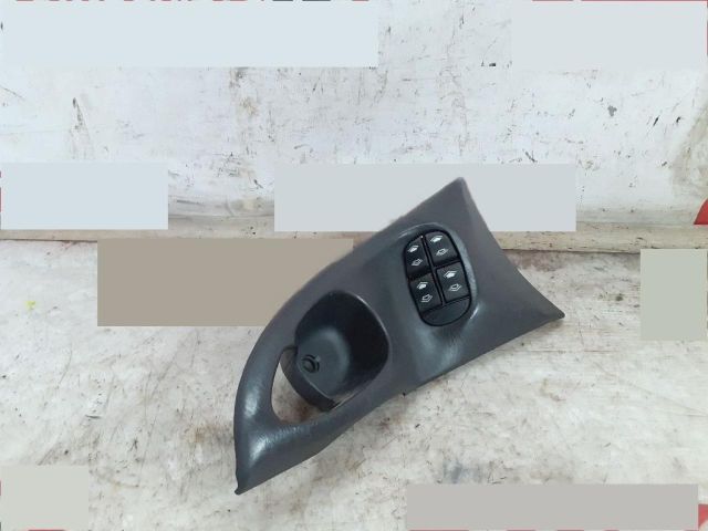 bontott FORD FOCUS I Ablakemelő Kapcsoló Négyes / Kettes