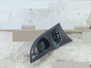 bontott FORD FOCUS I Ablakemelő Kapcsoló Négyes / Kettes