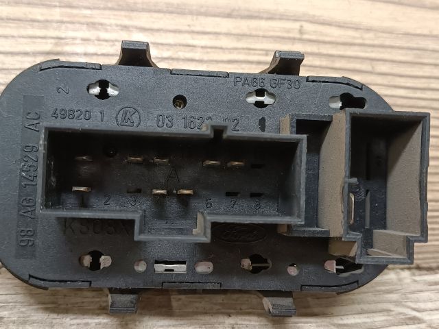 bontott FORD FOCUS I Ablakemelő Kapcsoló Négyes / Kettes