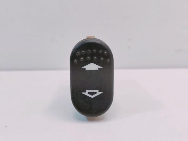 bontott FORD FOCUS I Ablakemelő Kapcsoló Négyes / Kettes