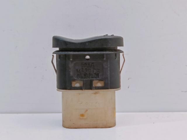 bontott FORD FOCUS I Ablakemelő Kapcsoló Négyes / Kettes