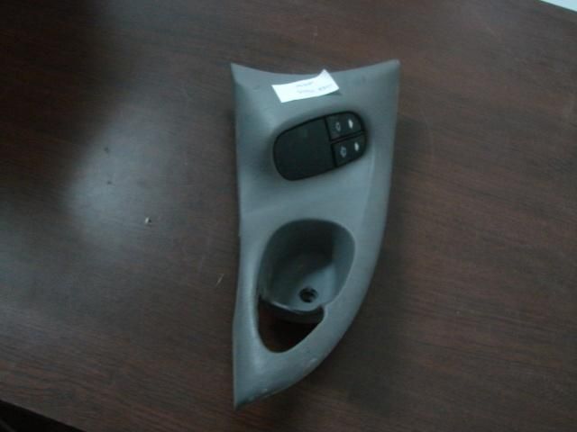 bontott FORD FOCUS I Ablakemelő Kapcsoló Négyes / Kettes