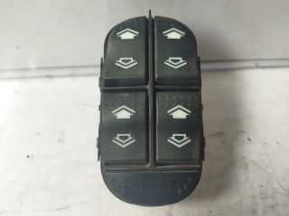 bontott FORD FOCUS I Ablakemelő Kapcsoló Négyes / Kettes