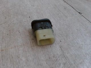 bontott FORD FOCUS I Ablakemelő Kapcsoló (Pozíciófüggetlen)