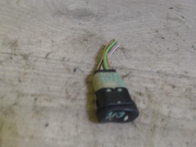 bontott FORD FOCUS I Ablakemelő Kapcsoló (Pozíciófüggetlen)