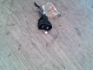 bontott FORD FOCUS I Ablakemelő Kapcsoló (Pozíciófüggetlen)