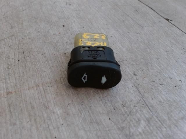 bontott FORD FOCUS I Ablakemelő Kapcsoló (Pozíciófüggetlen)