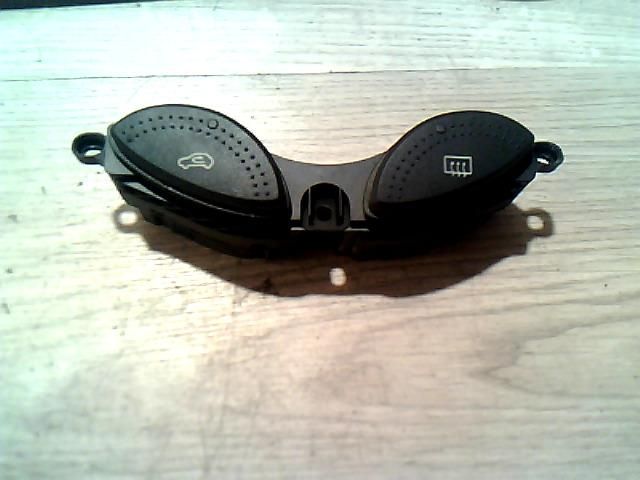 bontott FORD FOCUS I Ablakfűtés Kapcsoló