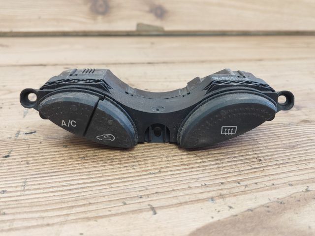 bontott FORD FOCUS I Ablakfűtés Kapcsoló