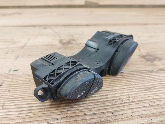 bontott FORD FOCUS I Ablakfűtés Kapcsoló