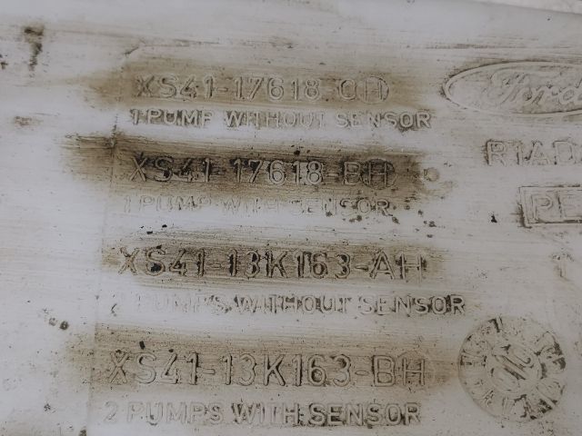 bontott FORD FOCUS I Ablakmosó Tartály