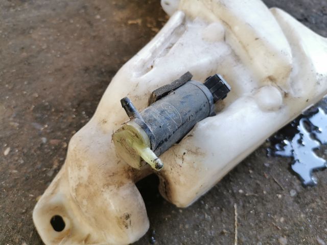 bontott FORD FOCUS I Ablakmosó Tartály