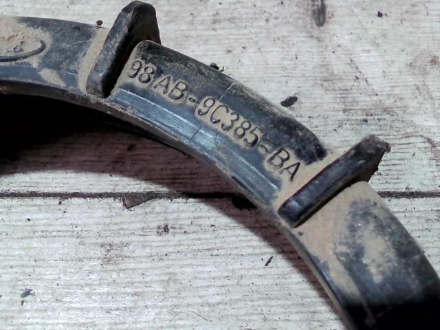 bontott FORD FOCUS I AC Pumpa Rögzítő Gyűrű