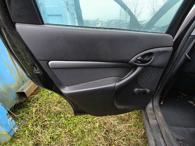 bontott FORD FOCUS I Bal B Oszlop Burkolat